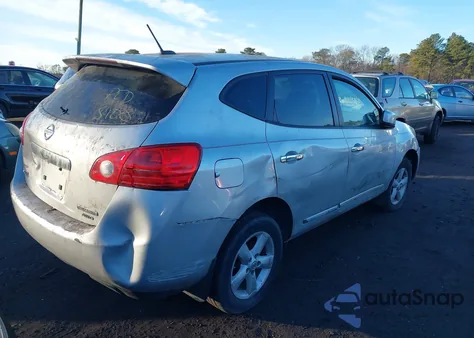 2013 Nissan Rogue S z USA, uszkodzony, nr VIN JN8AS5MV4DW659112